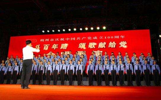 救援困倦的男孩